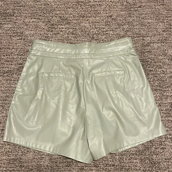 NWT BlankNYC Faux Leather Shorts - Picture 2 of 3